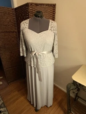 Onyx Nite Evening gown Size 20W Silver Sweetheart Neckline Lace Peplum Bodice - Image 1 of 4