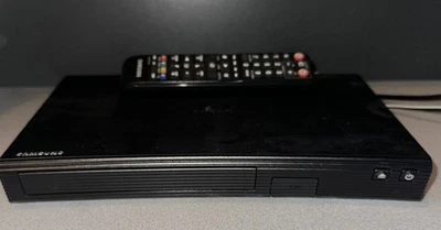 Reproductor de Blu-ray y DVD Samsung BD-J5100 con transmisión Wi-Fi - con funcionamiento remoto Foto 1 de 2