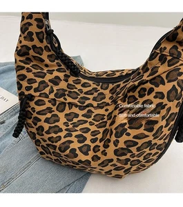 Borsa a tracolla classica marrone chiaro stampa leopardata hobo morbida mezzaluna - Foto 1 di 17