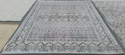 IVORY / GREY 8'-0" x 10'-0" Back Stain Rug, Reduced Price 1172790938 TUL268A-8 - Image 1 of 4