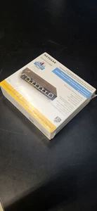 NETGEAR Ethernet Splitter 8-Port Gigabit Unmanaged Home Network Switch (GS308P) - Picture 1 of 3