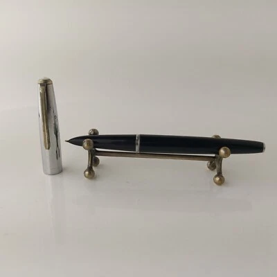 Винтажная советская перьевая ручка «Союз» черная пластиковая хромированная отделка поршневой наполнитель No5816 - Изображение 1 из 4