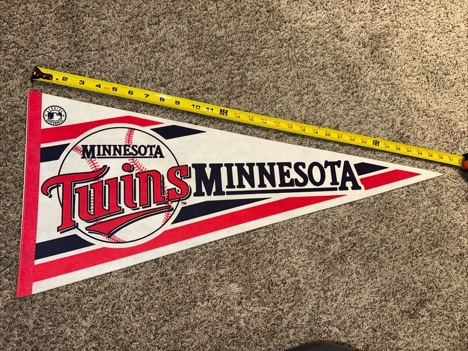 MINNESOTA TWINS  VINTAGE BASEBALL MLB  FELT PENNANT  2/24/24 - Image 1 of 4