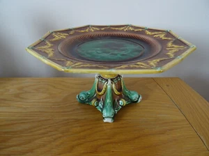 Antica Tazza in Maiolica Wedgwood con Cani da Caccia Scena - Foto 1 di 8