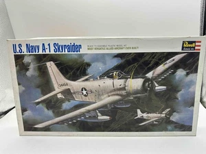 1994 Revell 1/40 US Navy A-1 Skyraider Open Box Sealed Parts Bags 0261R0100 DS - Picture 1 of 7
