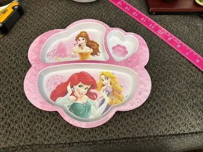 Princesas Disney Plato Dividido Zak! Belle Ariel de plástico Designs usado en excelente estado limpio Foto 1 de 4