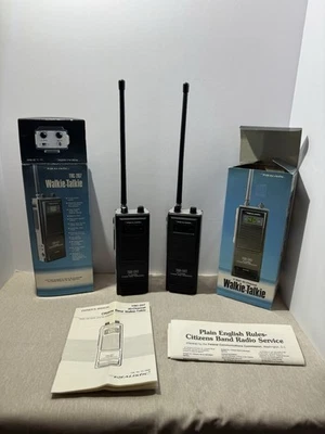 2 - Walkie talkie portátil Stranger Things Realistic TRC-207 40 canales 5 vatios Foto 1 de 4