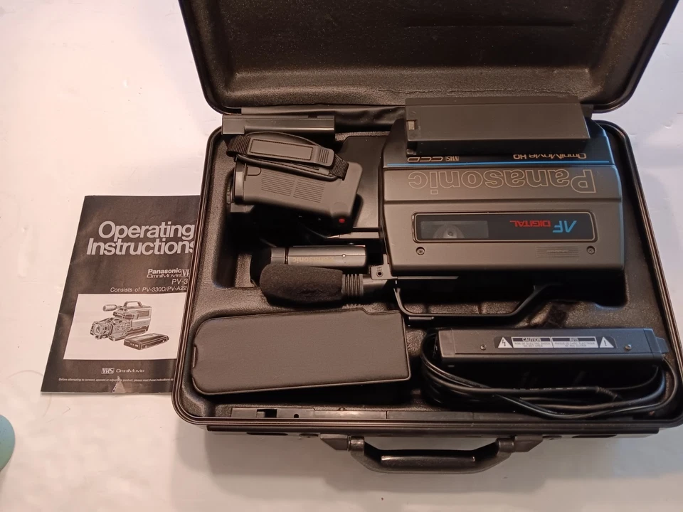 Panasonic OmniMovie VHS AF/Video Camcorder, PV-520D, Tested.... - Image 1 of 4