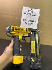 Piezas clavadora Brad neumática de punto de precisión calibre 18 DEWALT DWFP12233 J64 - Imagen 1 de 6