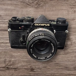 Olympus OM 1 Analog Spiegelreflexkamera SLR mit Zuiko Auto S 50mm 1 8 - Bild 1 von 3