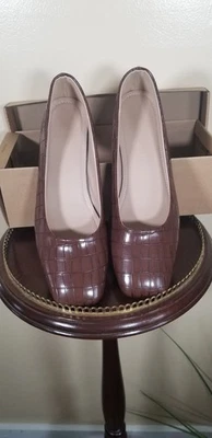 Zapatos de vestir Wei Ming Xin imitación cocodrilo marrón talla 45 Foto 1 de 4