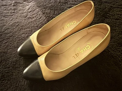 Chanel Vintage 1980s Blond/Nude Blue Cap Toe High Heel Pump 2” EU37 US 7 - Image 1 of 4