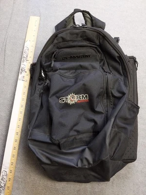 DeMarini Storm 快投垒球背包大号蝙蝠袋钩口袋通风 — 第 1/4 张图片