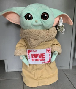 Peluche Star Wars The Mandolorian Grogu 19” Valentine Greeter - Imagen 1 de 10