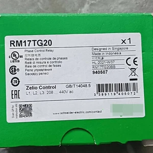 1PCS Brand New Schneider Control PLC Module RM17TG20 Fast Delivery - Picture 1 of 3