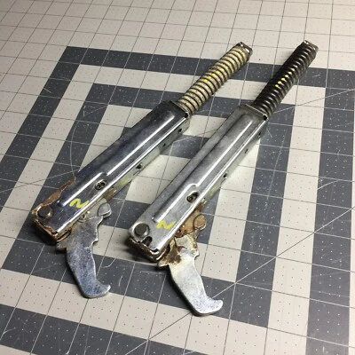 Набор дверных петель для духовки Whirlpool KitchenAid 2 WP9760571 WP9760572 #4 - Изображение 1 из 4