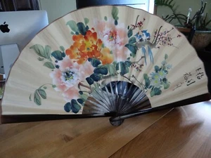 Ventilador decorativo japonés grande de colección pintado a mano pájaros floral firmado - Imagen 1 de 22