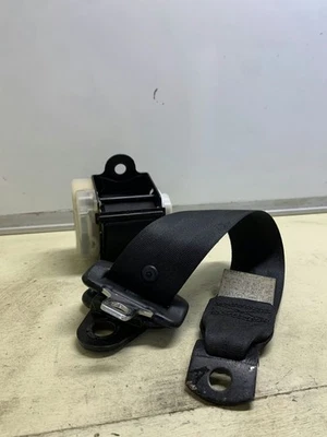 Celica seat belt rear left 6th generation 1993-1999 - Imagem 1 de 4