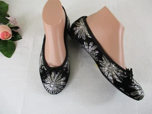 French Sole FS/NY Black Velvet Ballet Flats w Metallic Embroidered Flowers 8 B - Picture 1 of 11