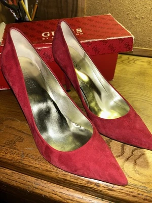 "Tacones de gamuza rojos para mujer GUESS talla 8M tacones de 3""" Foto 1 de 4