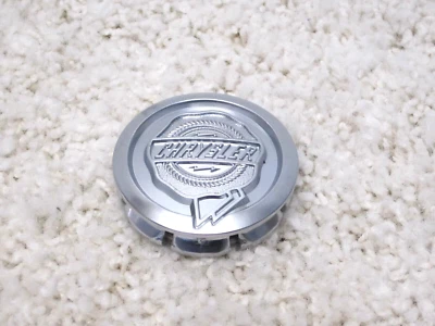 Chrysler Sebring 2003-2008 OEM rueda Hyper Silver tapa central 04782867aa #2F-4 Foto 1 de 2