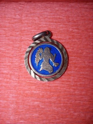 CIONDOLO SEGNO ZODIACALE VERGINE IN ARGENTO 800 E SMALTO CON PICCOLO DIFETTO - Immagine 1 di 3