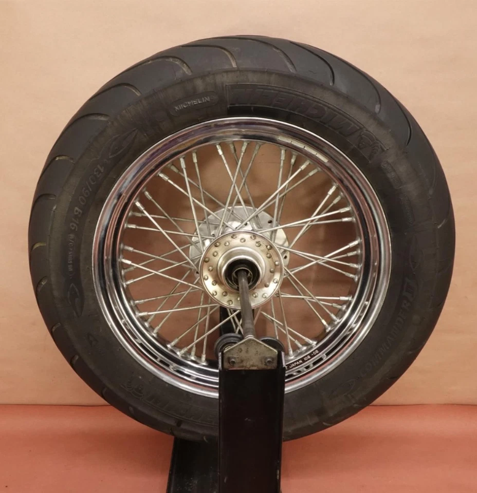 Llanta delantera Michelin Kawasaki Vulcan 1500 VN1500E 1996-2008 130/90 B16 Foto 1 de 4