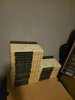 The World Book Encyclopedia 1960s ALMOST COMPLETE 19/20Volume Set Missing Book E - Image 1 of 4