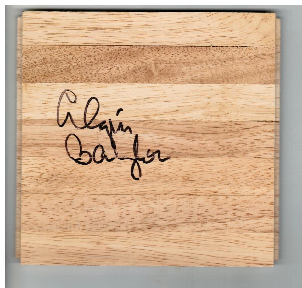 Suelo firmado por Elgin Baylor - Salón de la fama - Lakers Foto 1 de 1