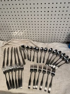 Lote de 36 tenedores, cucharas, cuchillos cubiertos de acero inoxidable MONMOUTH para 6 - Imagen 1 de 7