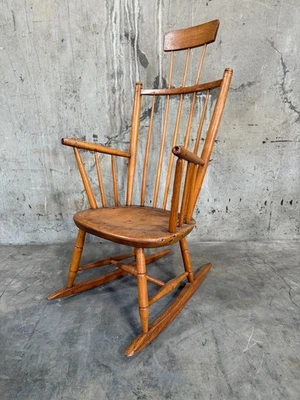 Antique Mid 19th Century Windsor Style Wooden Rocking Chair Spindle Back America - Image 1 of 4