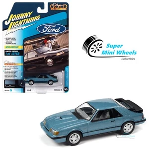 Johnny Lightning 1:64 - Classic Gold - 1986 Ford Mustang SVO (Light Blue) - Picture 1 of 2