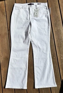 Gloria Vanderbilt Amanda Boot White Jeans Bootcut Sz 14 Average Magical Stretch - Picture 1 of 9