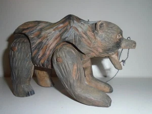 ANTIQUE SWISS ARTICULATED TRAMP FOLK ART CARVED WOOD TOY BEAR - Picture 1 of 12