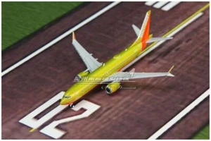 1:400 GeminiJets SOUTHWEST BOEING 737 MAX8 Passenger Airplane Diecast Model - Picture 1 of 12