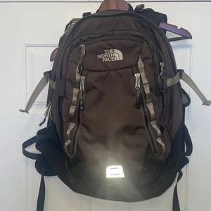 The North Face Router Flex Vent Backpack Brown Black - Picture 1 of 15