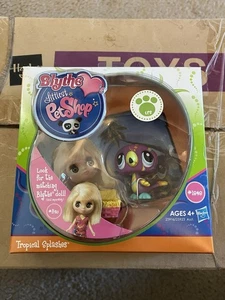 Blythe’s Littlest Pet Shop Tropical Splashes Postcard Pet TOUCAN BIRD #1848 - Picture 1 of 2