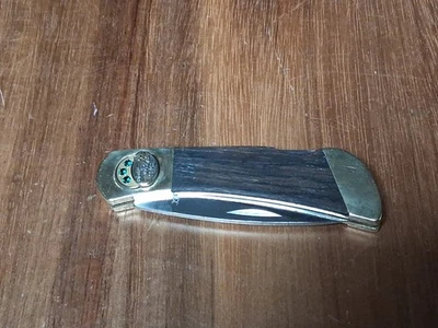 Navaja de Bolsillo Bear MGC Bass Pro Aniversario Plegable con Bloqueo MUESTRA DESGASTE Y USO Foto 1 de 4