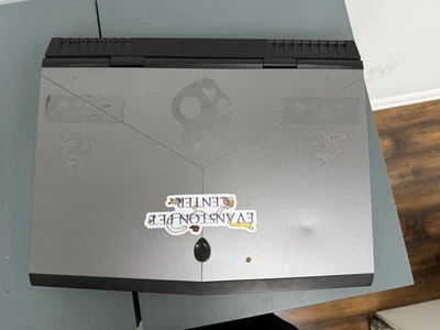 Alienware 17 R4 Intel Core i7-7700HQ @ 2.8GHZ 1TB HDD 16GB RAM For Parts/Repair - Image 1 of 4