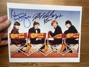 The Monkees * HAND SIGNED AUTOGRAPH * 8x10 inch photo David Jones Peter Tork +1 - Picture 1 of 3