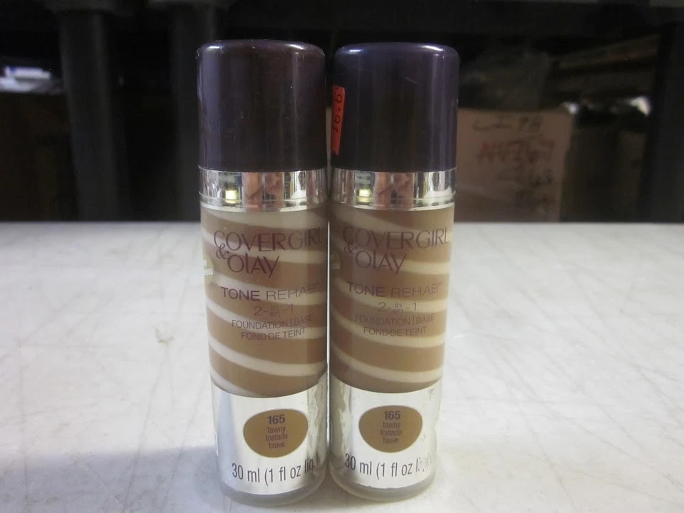 COVERGIRL Olay Tone Rehab 2 in 1 Foundation Tawny 165