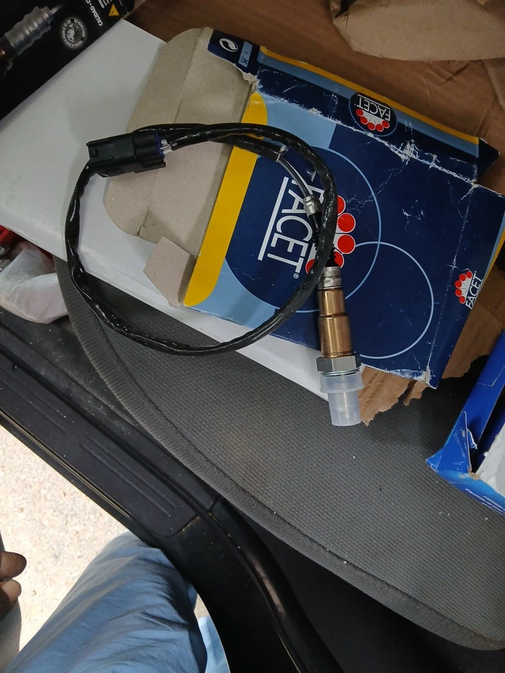 Sensor de oxígeno para Hyundai Santa Fe 2010-2012 2,4 L L4 GAS DOHC Foto 1 de 1