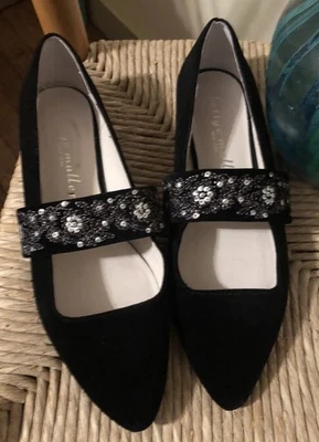 Sapatos de balé Bettye Muller tamanho 7,5M preto veludo biqueira pontiaguda alça plana lantejoulas - Imagem 1 de 4