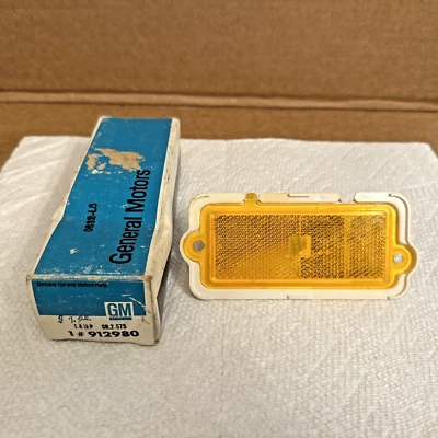 1976-1977 OLDSMOBILE CUTLASS ВЫСШИЙ 442 L ИЛИ R БОКОВОЙ МАРКЕР ЛАМПА NOS GM # 912980 - Изображение 1 из 4