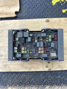 ✅ 09 SILVERADO TIPM FUSE BOX MAIN PANEL ENGINE BCM BODY CONTROL MODULE RELAY 5.3 - Foto 1 di 7