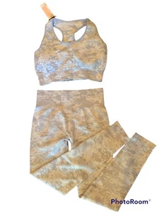 CDM Grey and White Large Womens 2 Piece Work Out Set W Cute Key Hole In Back NWT - Picture 1 of 2