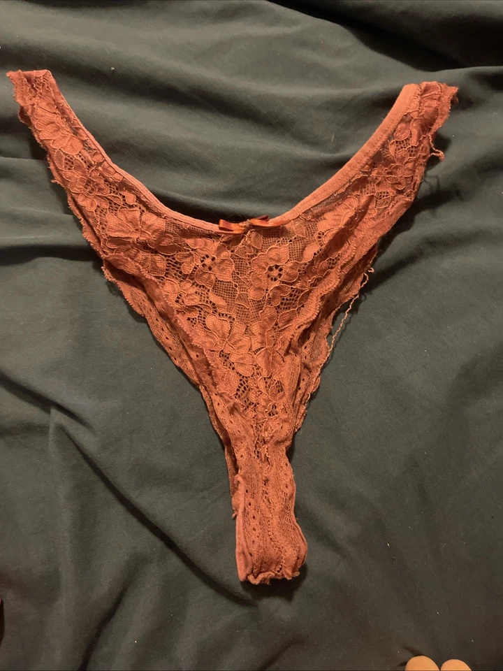 Bragas de tanga para mujer Victoria's Secret grandes, moradas, top de encaje, tanga Foto 1 de 2