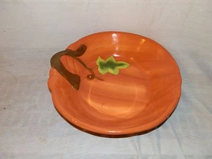 Reichlich Speisekammer, 2005, Kürbis, tiefe Schale, Tortenplatte - Bild 1 von 4