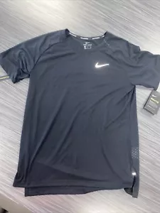 NIKE RUNNING T SHIRT TRI-FIT NUOVA CON ETICHETTE riflettente donna PICCOLO nero SWOOSH - Foto 1 di 6