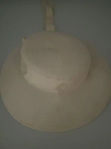 1960s Little Girls Hat Easter Bonnet Ivory with ribbon & buttons neck tie &strap - Picture 1 of 5